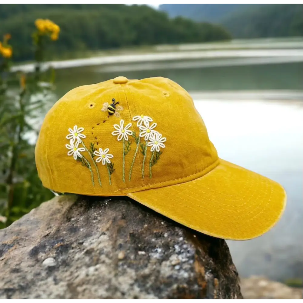 Bee and Daisies Embroidery Hat display picture 2