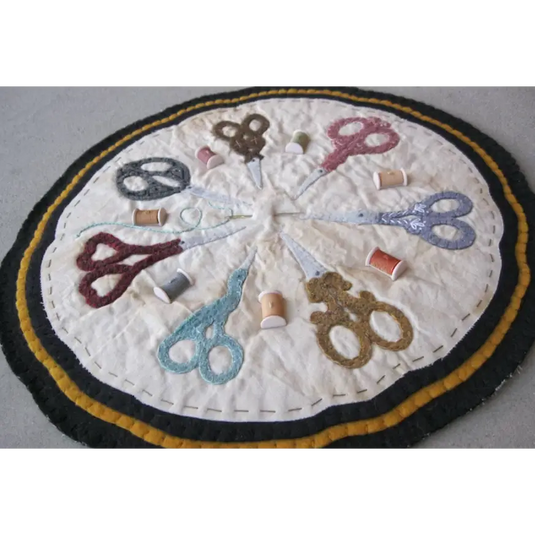Vintage Scissor Penny Rug - Default