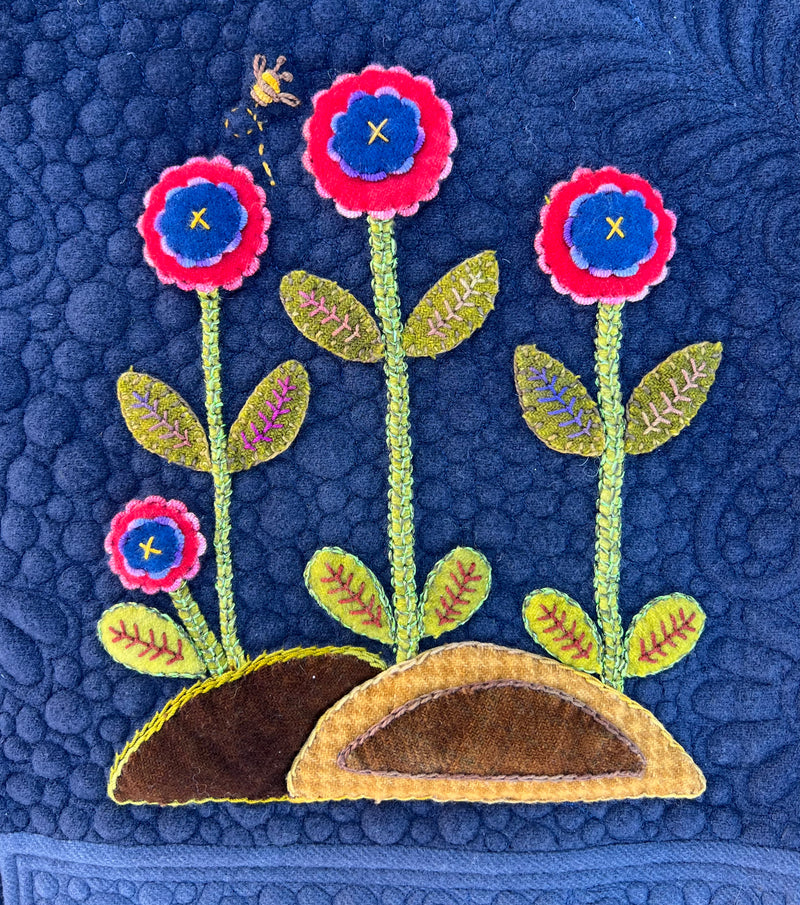 Load image into Gallery viewer, Honey Bee Quilt
