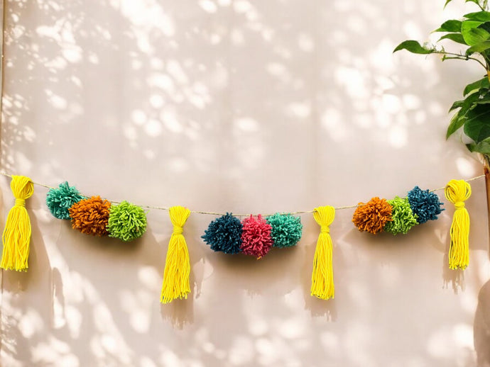 Puffy Pom Pom Garland