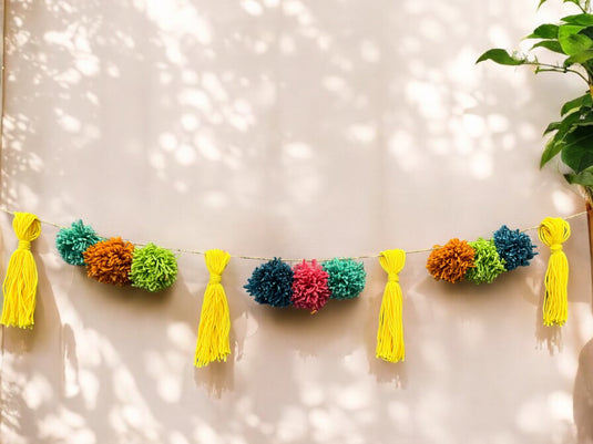 Puffy Pom Pom Garland