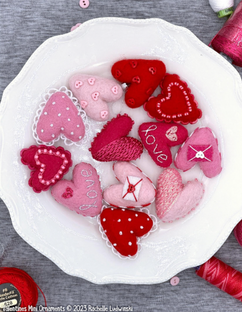 Load image into Gallery viewer, Valentine Mini Ornament kit
