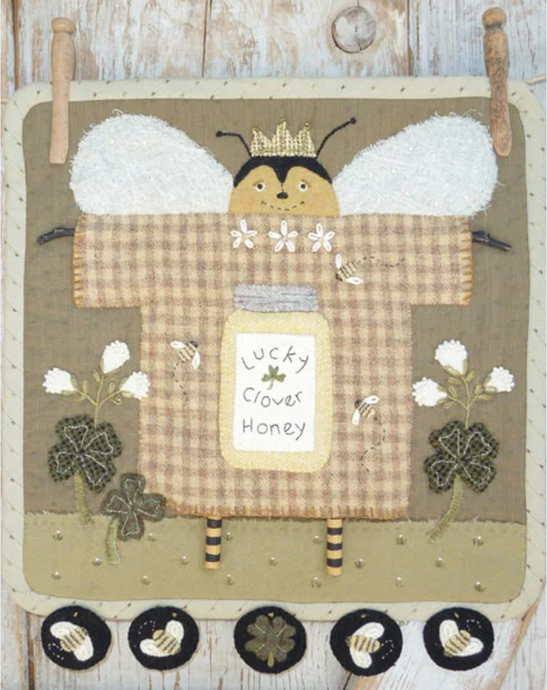 #396 Clothesline Clover Bee (March) Pattern