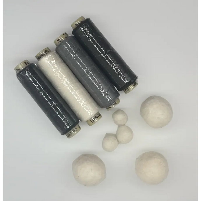 A Well Dressed Hare Wool Thread Pack