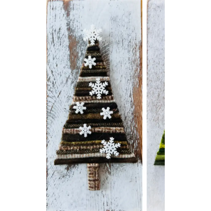 Brown Wool Tree on Wooden Plank - Kit - Default