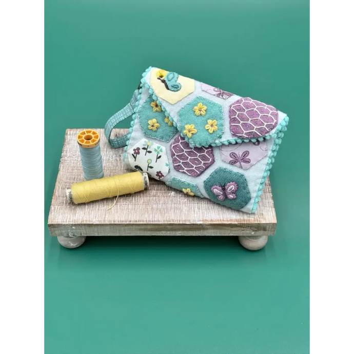 Butterfly Needle Wallet - Kit