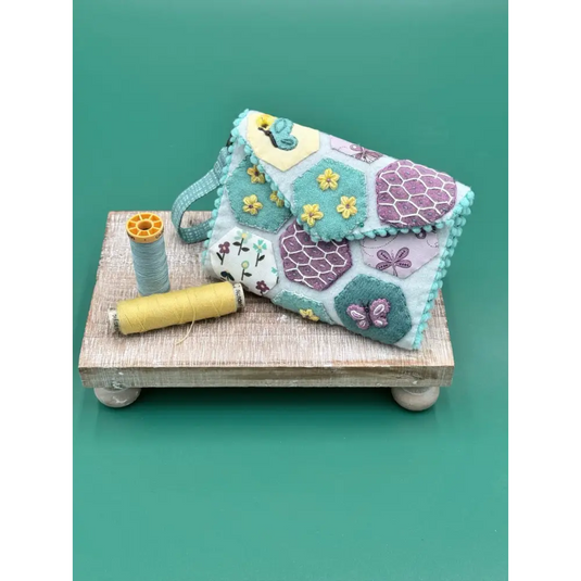 Butterfly Needle Wallet - Kit
