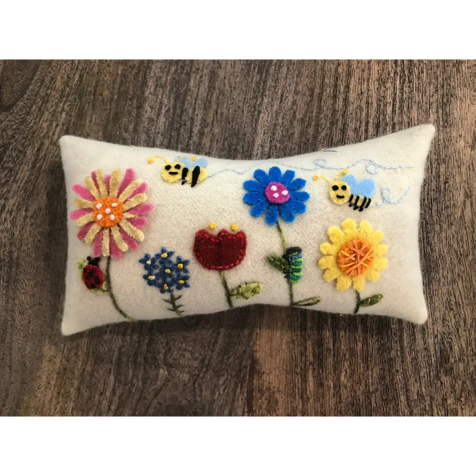 Flower Delight Pincushion - Default