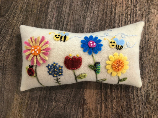 Flower Delight Pincushion - Default