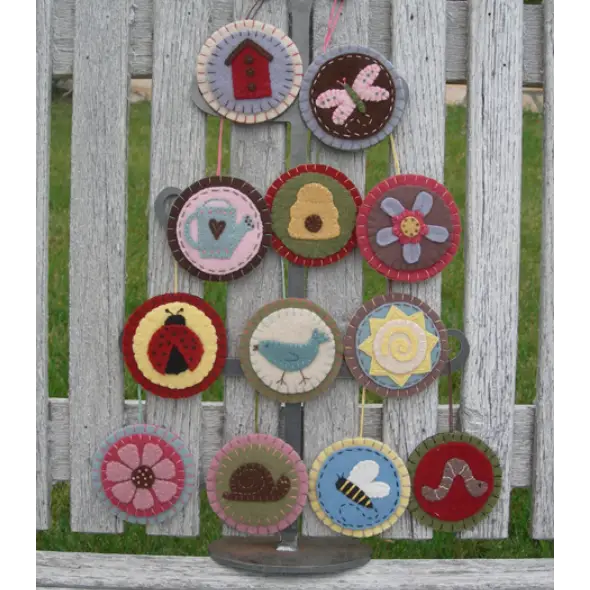 Garden Ornaments - Pattern - Default