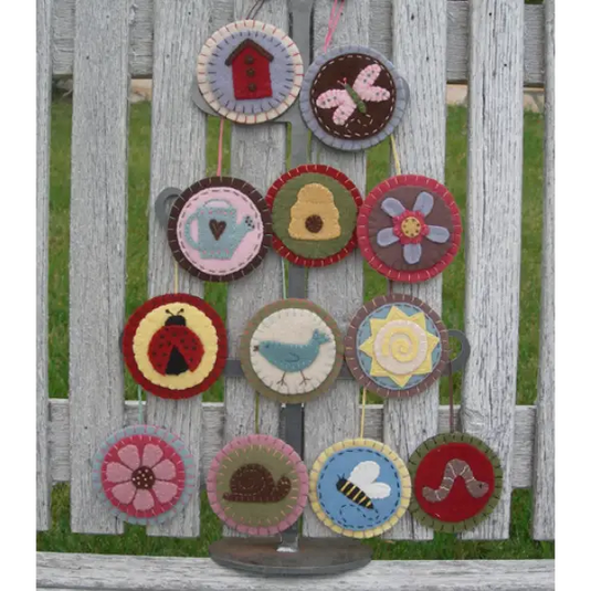 Garden Ornaments - Pattern - Default