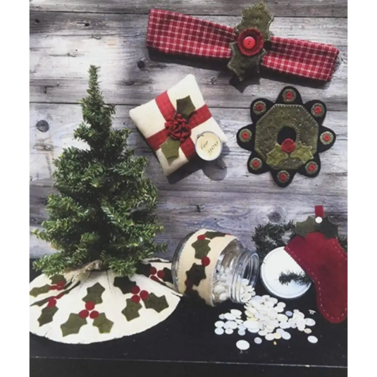 Holly Leaves & Berries - Pattern - Default