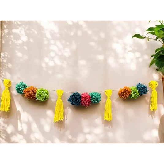 Puffy Pom Pom Garland