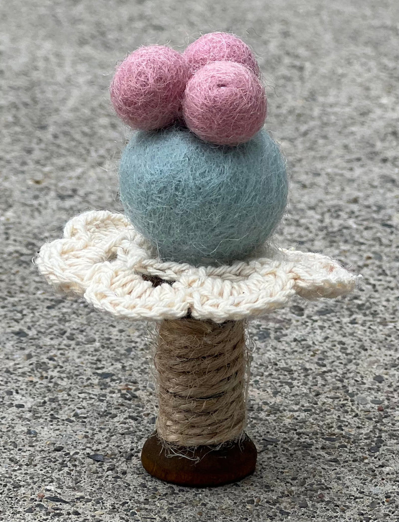 Load image into Gallery viewer, Spring Spool Pincushions
