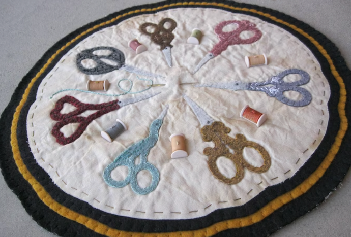 Vintage Scissor Penny Rug - Default
